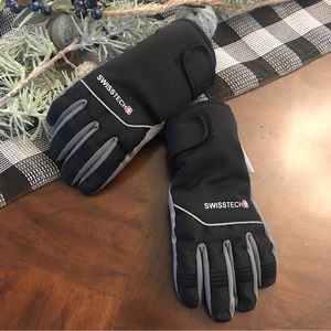 Kids Swisstech Gloves - Kids S/M Black and Grey